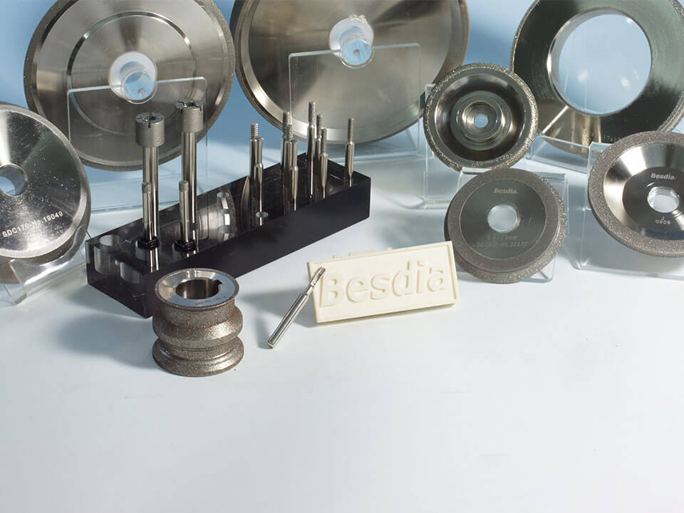 DrafTor Lot de 30 disques à tronçonner diamantés en résine 32 mm avec 5 mandrins 1/8 